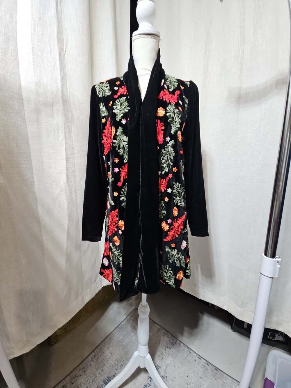 Weavz Black Velvet Floral Embroidered Open Front Duster Cardigan Size M